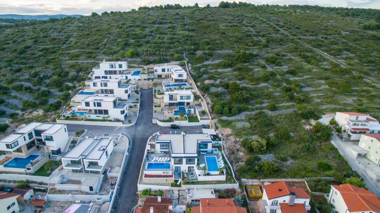 Holiday Home Olive Exclusive - 8 People, Heated Pool, Okrug Gornji, Sea View Трогир Екстериор снимка