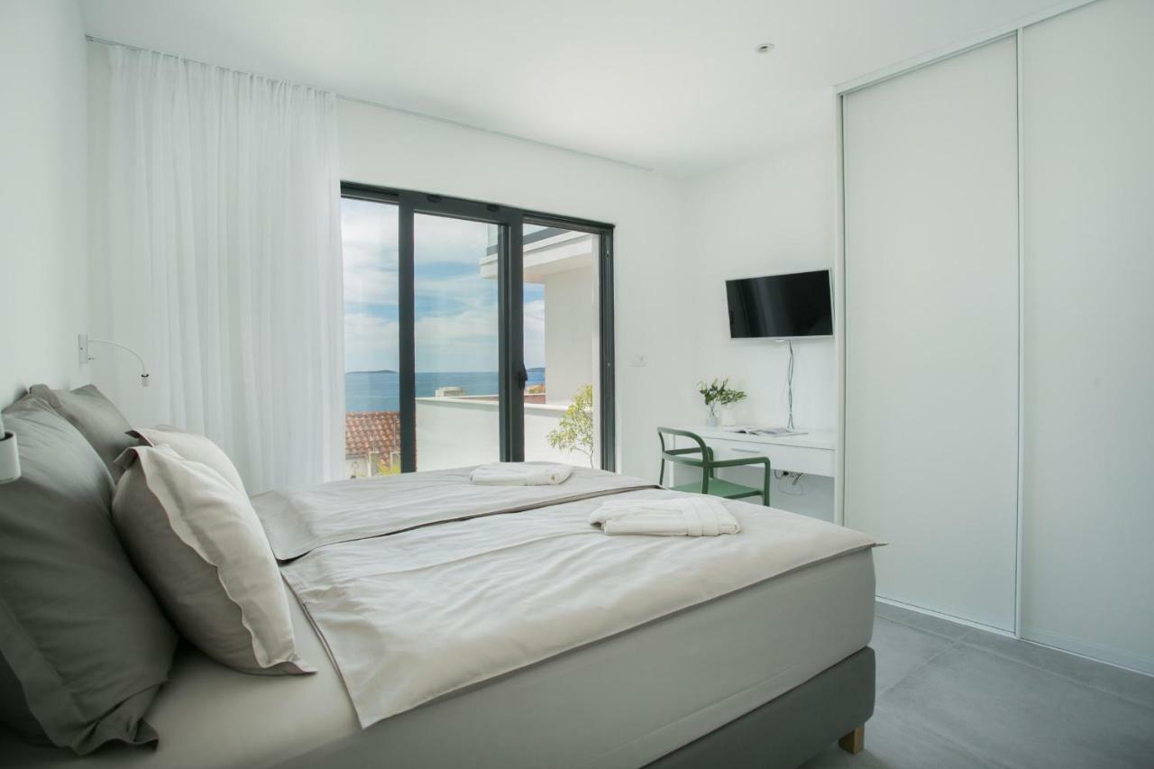 Holiday Home Olive Exclusive - 8 People, Heated Pool, Okrug Gornji, Sea View Трогир Екстериор снимка
