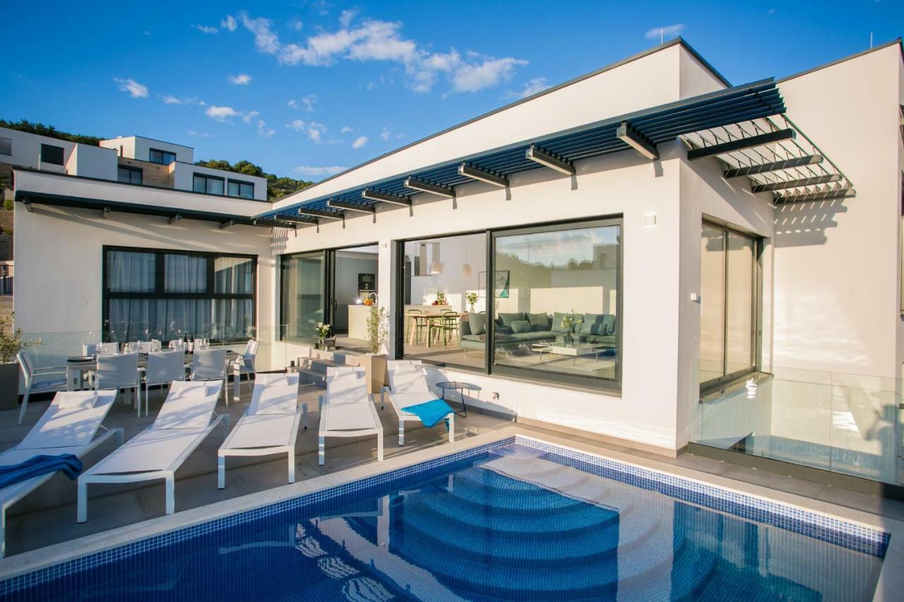 Holiday Home Olive Exclusive - 8 People, Heated Pool, Okrug Gornji, Sea View Трогир Екстериор снимка