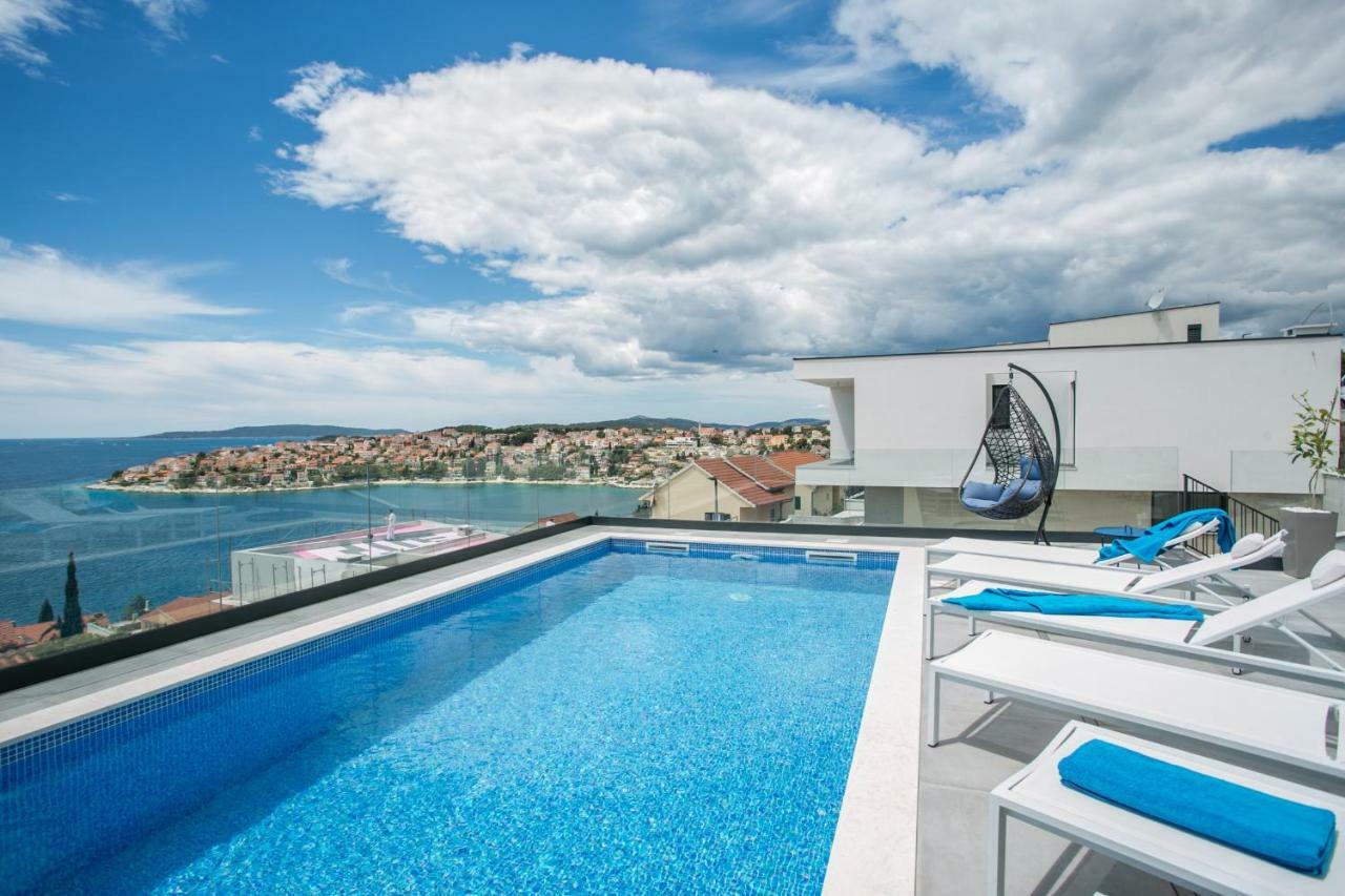 Holiday Home Olive Exclusive - 8 People, Heated Pool, Okrug Gornji, Sea View Трогир Екстериор снимка